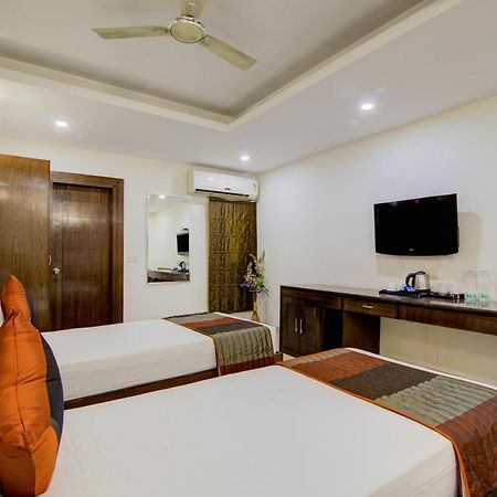 Airport La Sapphire Hotel & Restaurant New Delhi Extérieur photo
