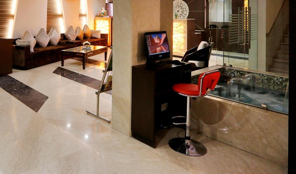 Airport La Sapphire Hotel & Restaurant New Delhi Extérieur photo