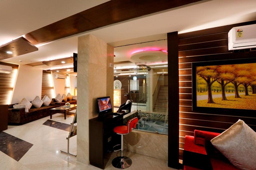 Airport La Sapphire Hotel & Restaurant New Delhi Extérieur photo