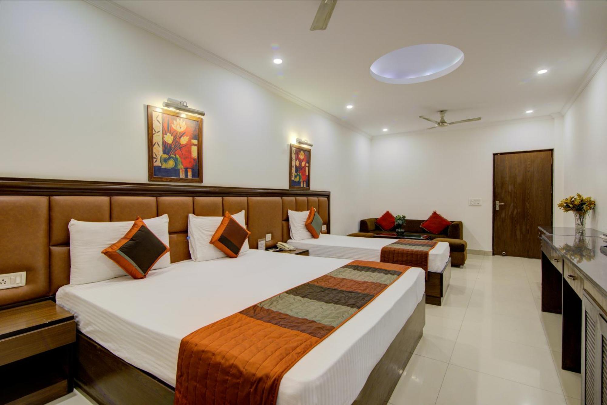 Airport La Sapphire Hotel & Restaurant New Delhi Extérieur photo